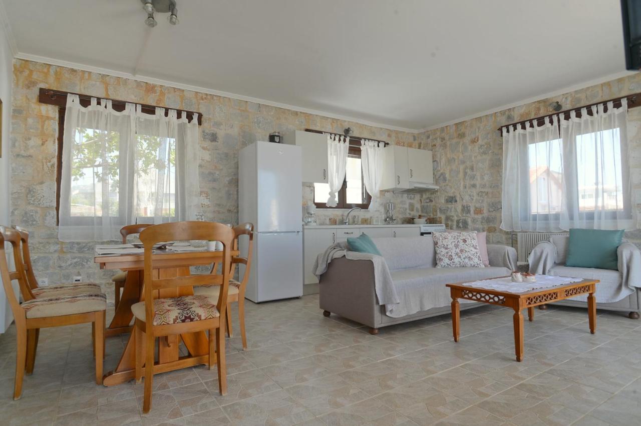 Antorina Beachfront Villas With Private Pools Kamari  Экстерьер фото