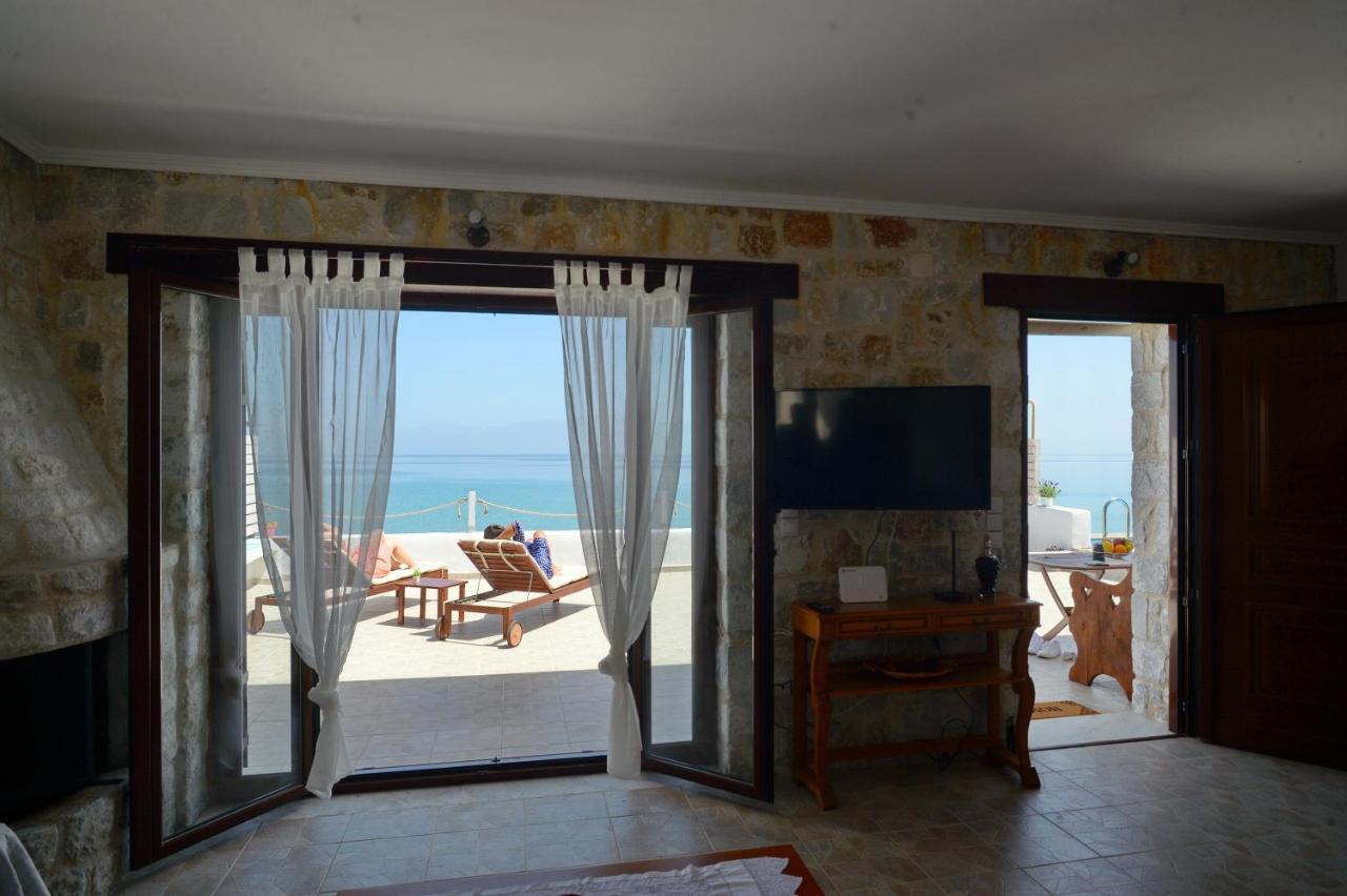 Antorina Beachfront Villas With Private Pools Kamari  Экстерьер фото