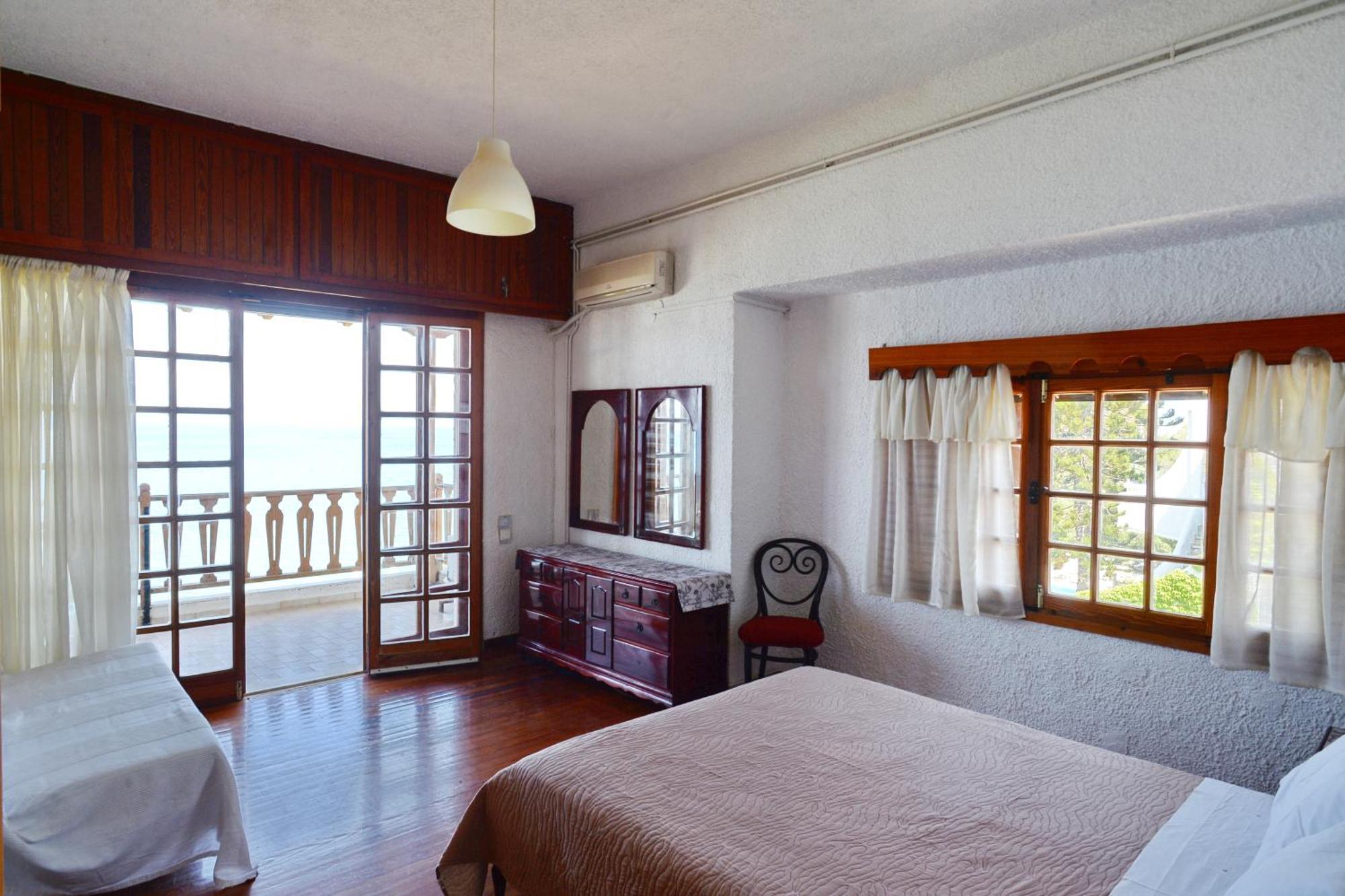 Antorina Beachfront Villas With Private Pools Kamari  Экстерьер фото