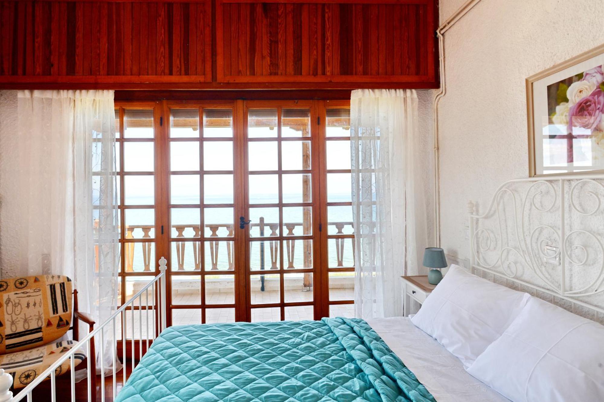 Antorina Beachfront Villas With Private Pools Kamari  Экстерьер фото