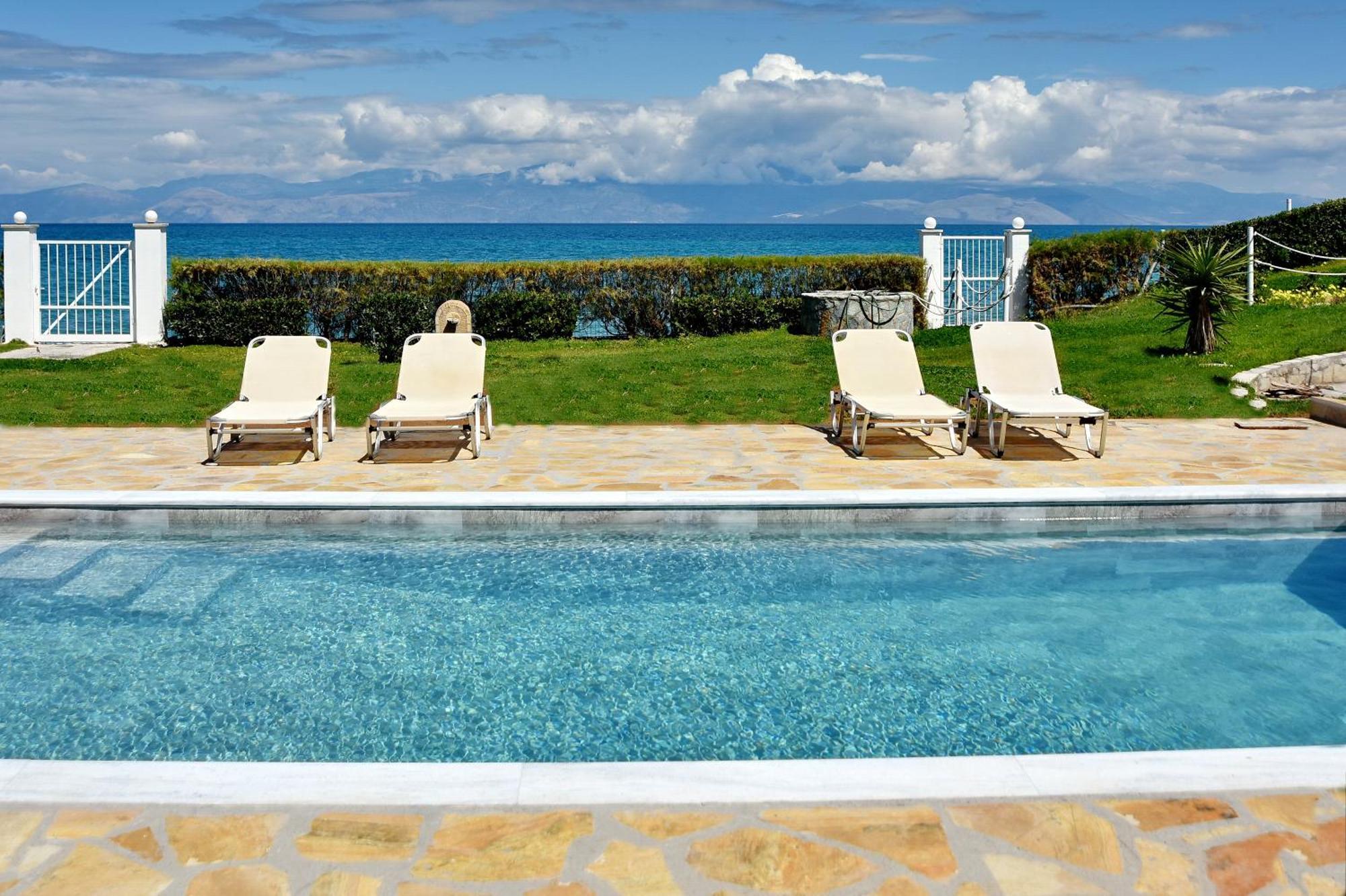Antorina Beachfront Villas With Private Pools Kamari  Экстерьер фото